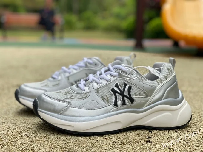 MLB Silver NY Yankees Running Shoes 3ARNFSB4N-50SIS