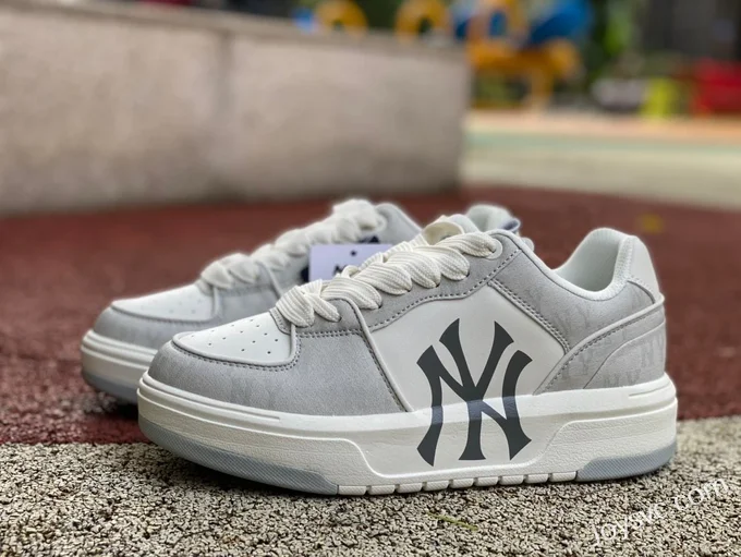 MLB White Grey NY Yankees Dad Shoes