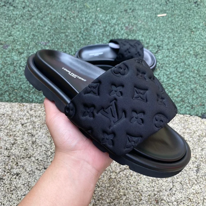 Louis Vuitton Pool Pillow Comfort Black Slides