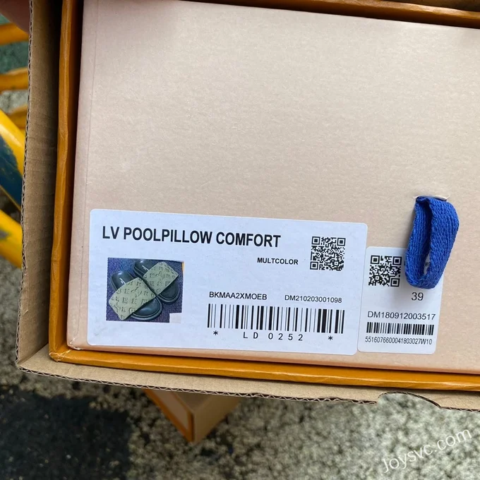 Louis Vuitton Pool Pillow Comfort Green Slides