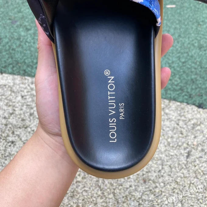 Louis Vuitton Pool Pillow Comfort Black Gum Slides