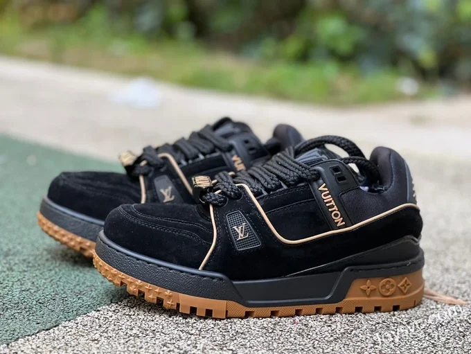 Louis Vuitton Trainer Maxi Black Gum