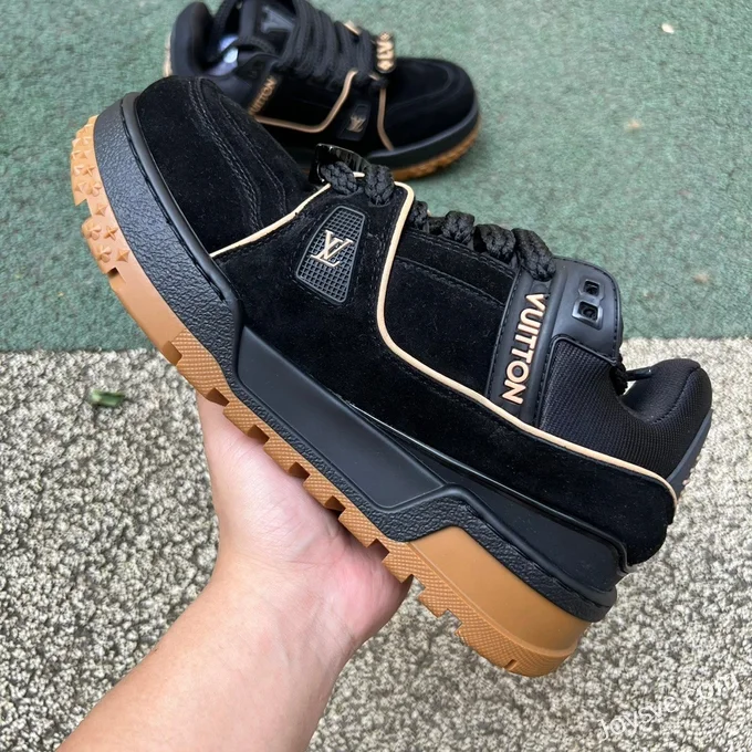 Louis Vuitton Trainer Maxi Black Gum