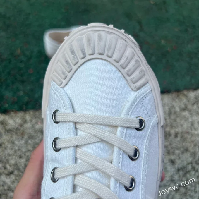 GUCCI Cotton Round-Toe Lace-Up Low-Top Sneakers in White