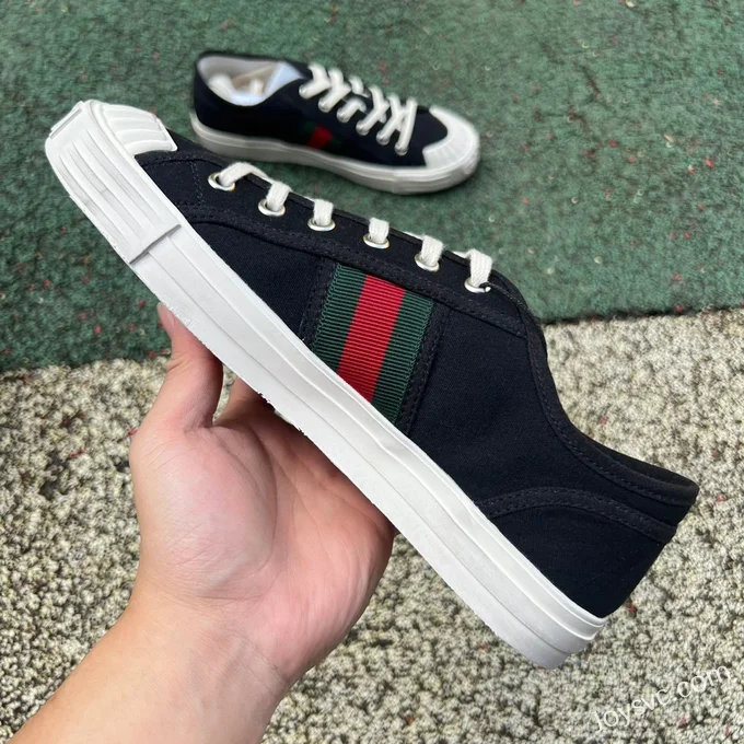 GUCCI Cotton Round-Toe Lace-Up Low-Top Sneakers in Black & Red