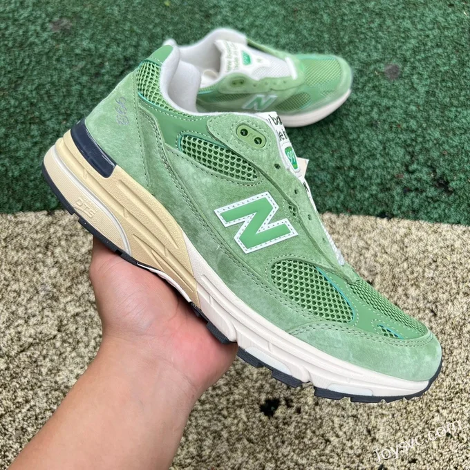 New Balance 993 Green Retro Running Shoes U993GW