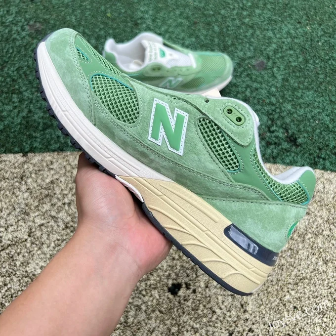 New Balance 993 Green Retro Running Shoes U993GW