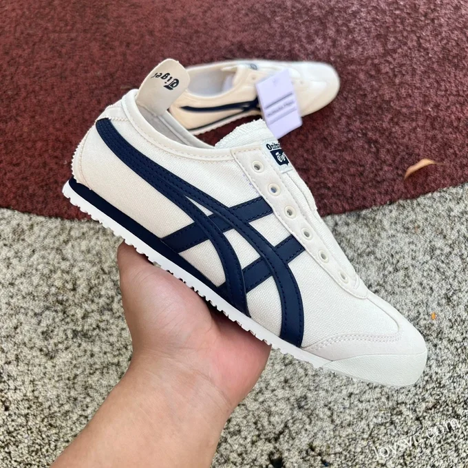 Onitsuka Tiger Mexico 66 Low-Top Sneakers in White & Blue