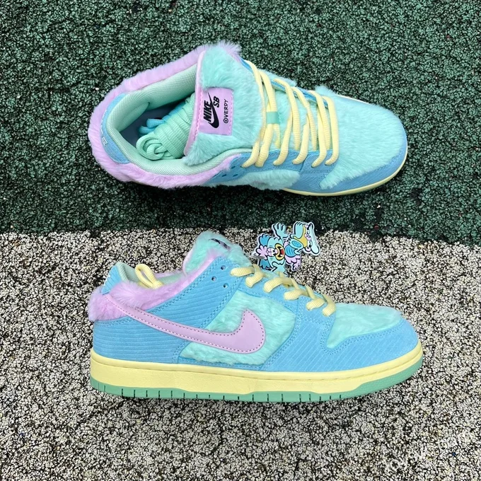 Verdy x Nike SB Dunk Low Visty FN6040-400