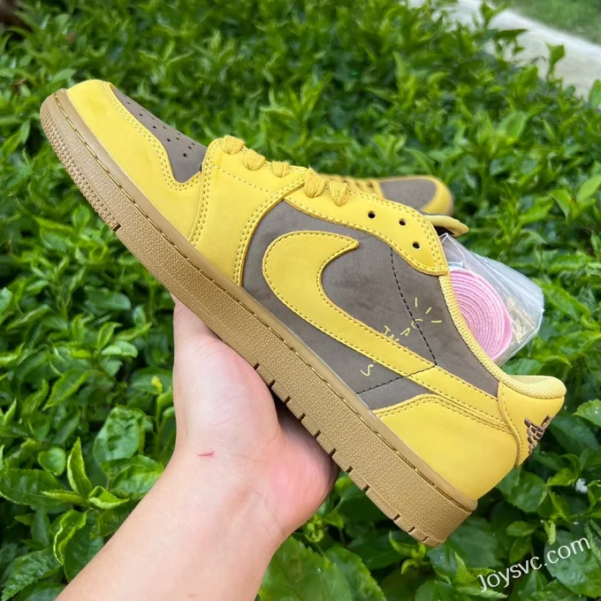 Travis Scott x Air Jordan 1 Low Golf DM7866-665 Yellow Brown Reverse Swoosh