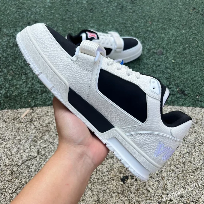 Louis Vuitton Trainer White Black