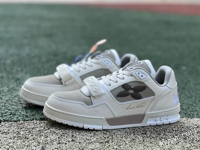 Louis Vuitton Trainer Beige Grey