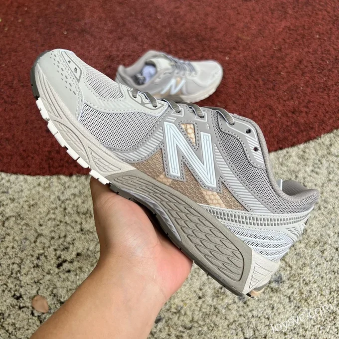 New Balance 860 Beige Grey Retro Dad Shoes ML860KR2