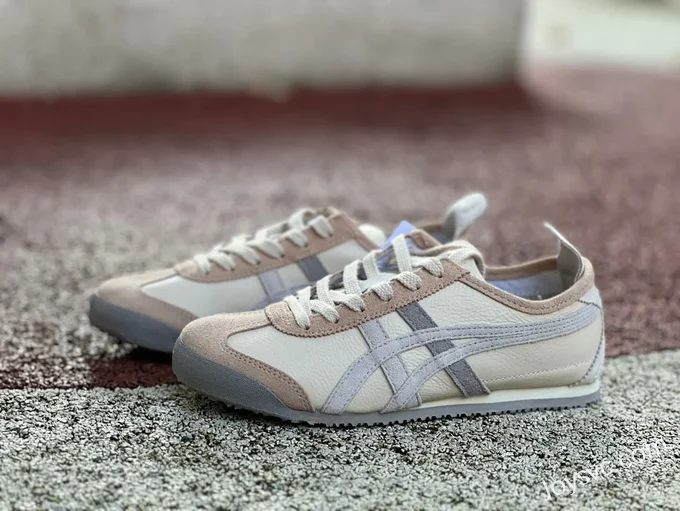 Onitsuka Tiger Mexico 66 Low-Top Sneakers in Beige & Brown