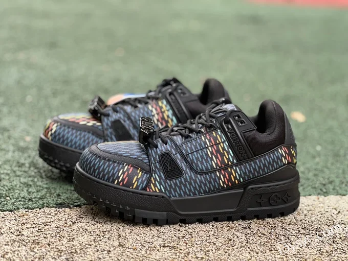 Louis Vuitton Trainer Maxi Black Pattern