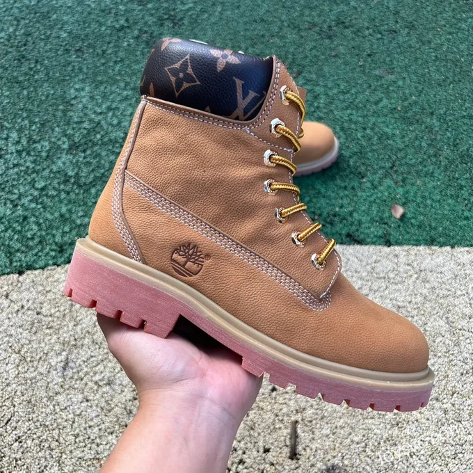 Timberland x LOUIS VUITTON High-Top Boots in Brown