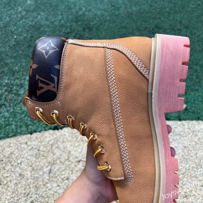 Timberland x LOUIS VUITTON High-Top Boots in Brown