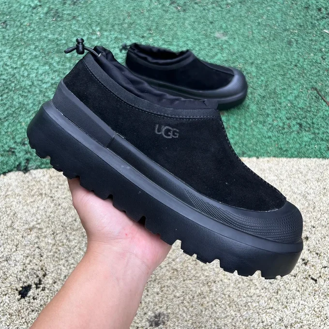 UGG Neumel Weather Hybrid Black Low Top Boots