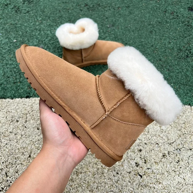 UGG Flat Sole Brown Fur Mid Top Boots