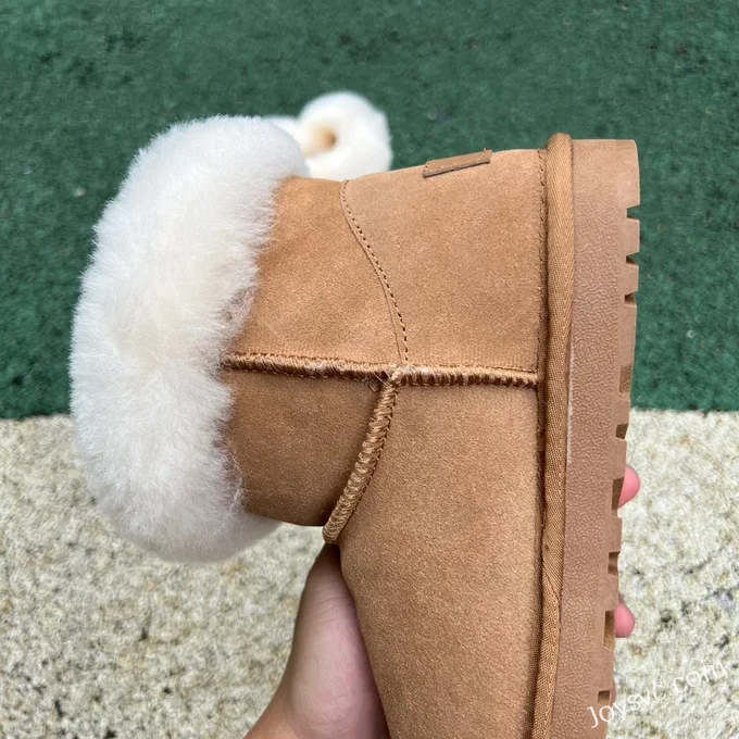 UGG Flat Sole Brown Fur Mid Top Boots