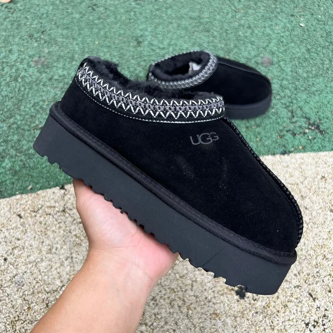 UGG Thick Sole Black Low Top Boots