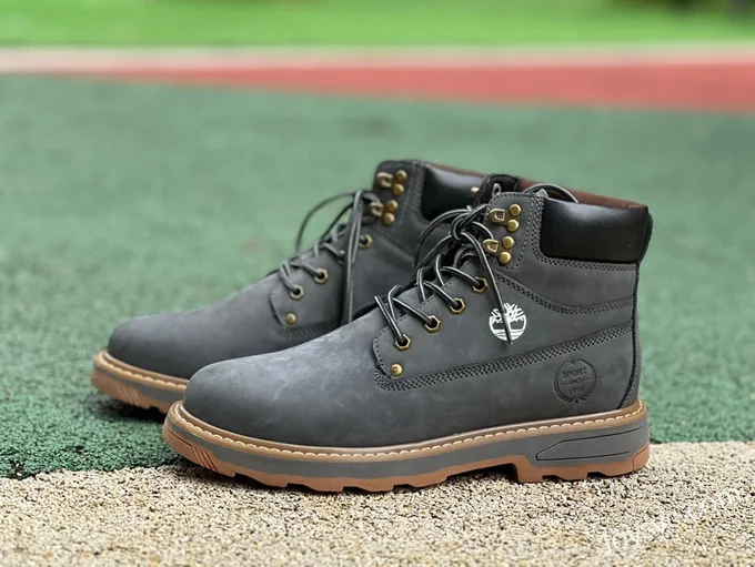 Timberland Courmayeur Valley Work Boots in Grey