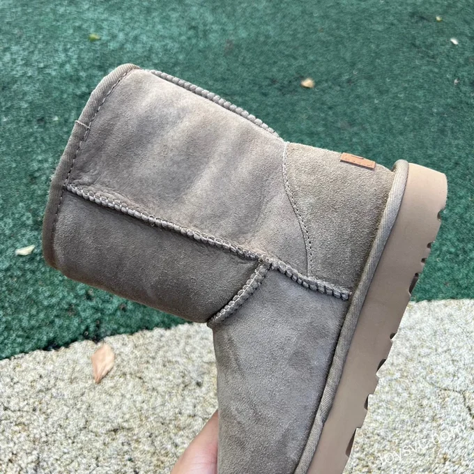 UGG High Top Antelope Brown Boots