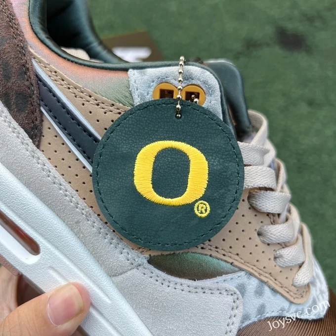 Division St. x Nike Air Max 1 University of Oregon Beige Brown HQ2640-20