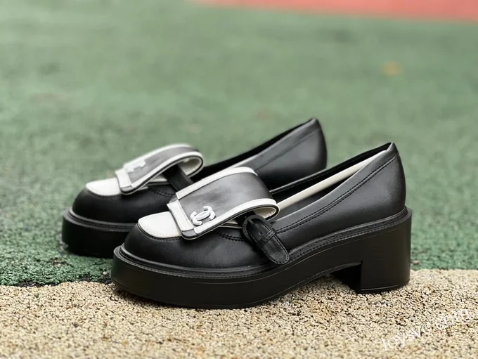 CHANEL Round Toe Slip-On Black White