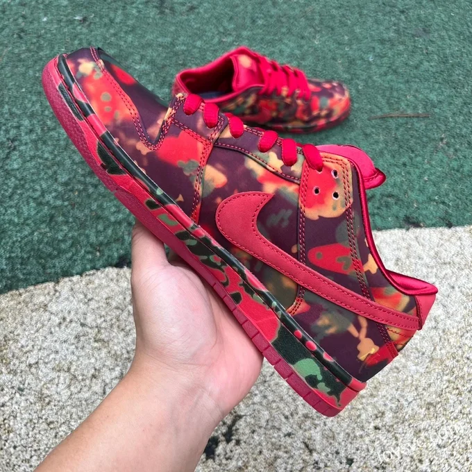 Nike SB Dunk Low The Wizard of Oz Red Camo FZ1291-600