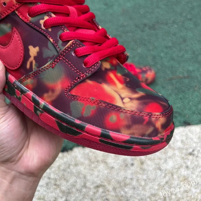 Nike SB Dunk Low The Wizard of Oz Red Camo FZ1291-600