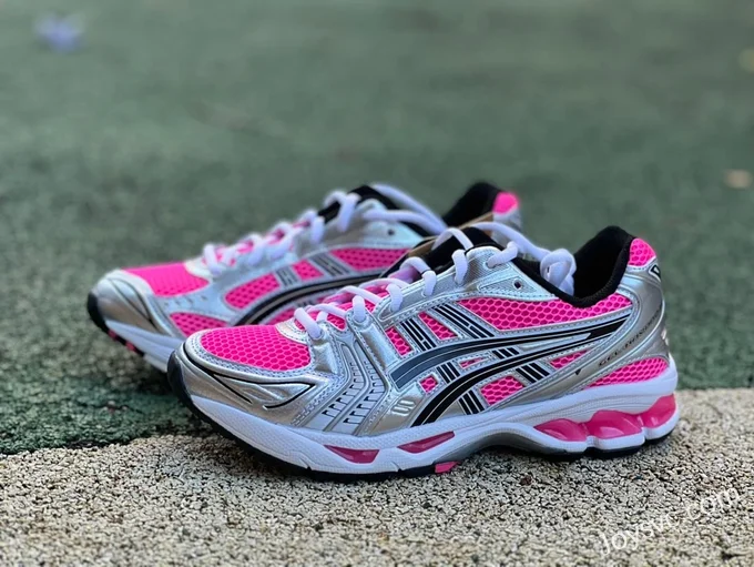 Asics Gel-Kayano 14 in Silver and Pink